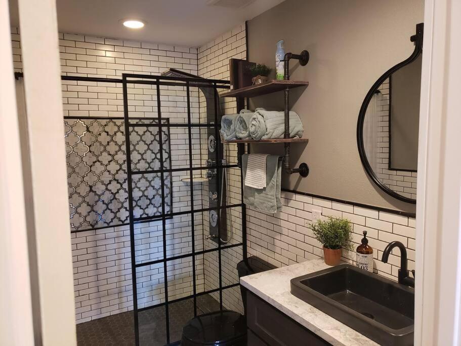 ديلون Lake Front Condo 1Bd - Fully Remodeled! المظهر الخارجي الصورة